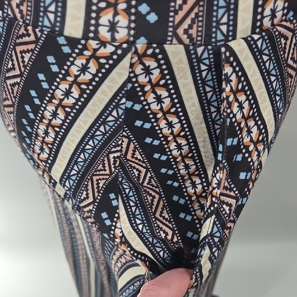 Striped Patterned Maxi Skirt - Picture 14 of 16